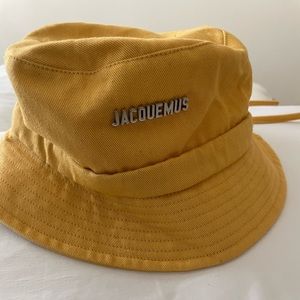 Jacquemus bucket hat